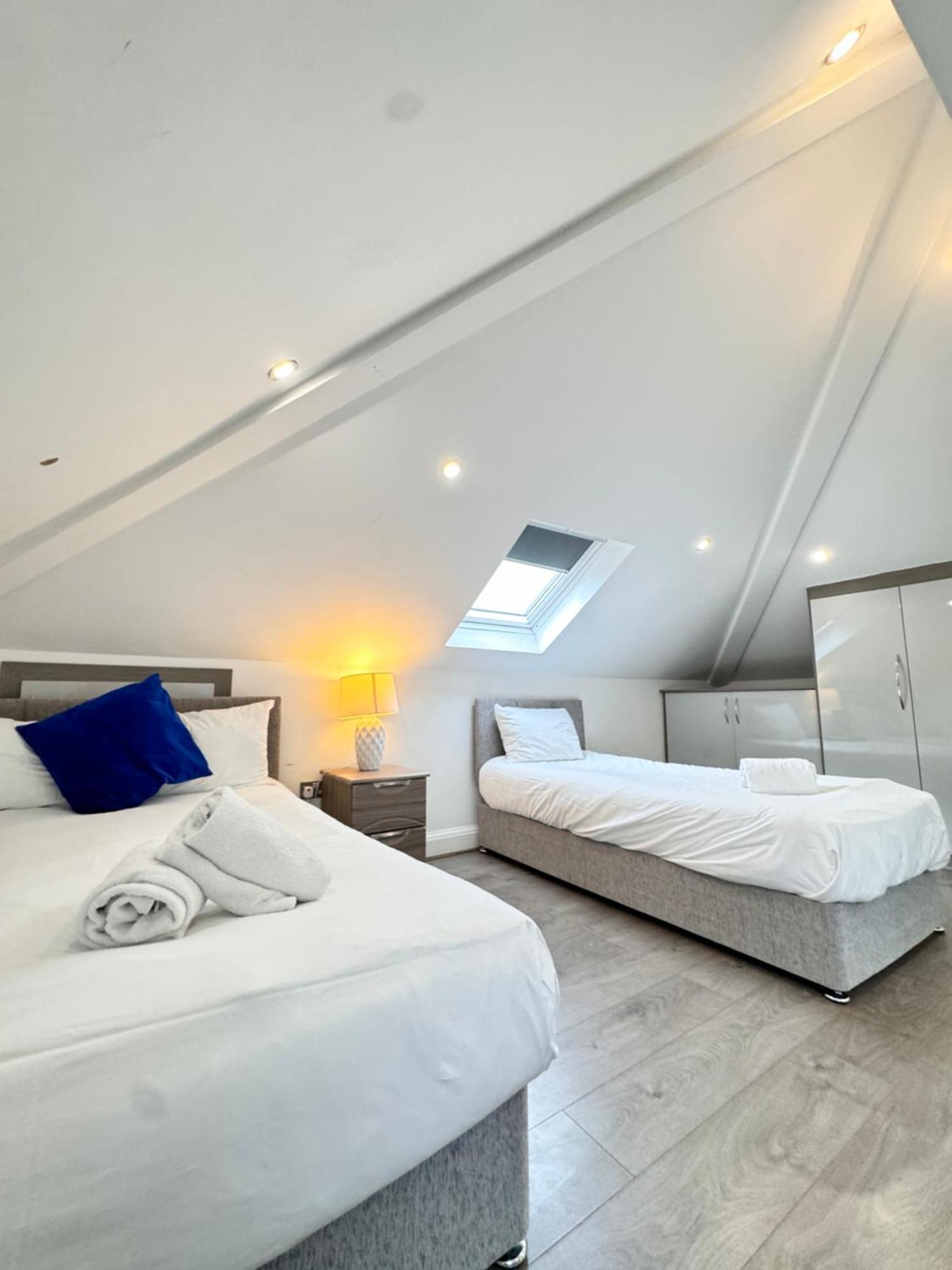 Hatton Apartments Heathrow Airport- Free Parking-Free Underground To And From Heathrow Airport Hatton Cross See Picture-See London Fast Hatton Cross To Central London 30Min Exterior foto