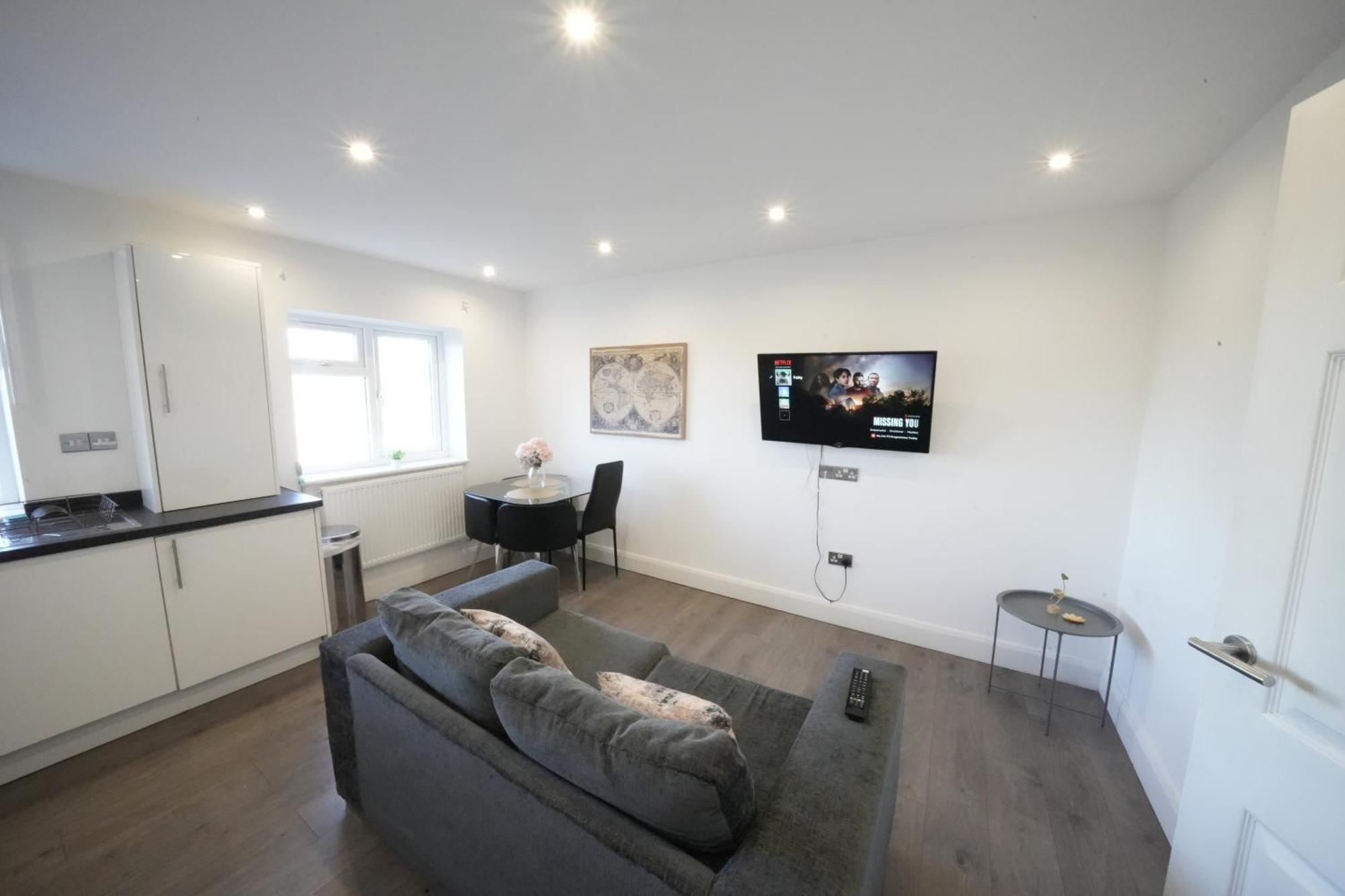 Hatton Apartments Heathrow Airport- Free Parking-Free Underground To And From Heathrow Airport Hatton Cross See Picture-See London Fast Hatton Cross To Central London 30Min Exterior foto