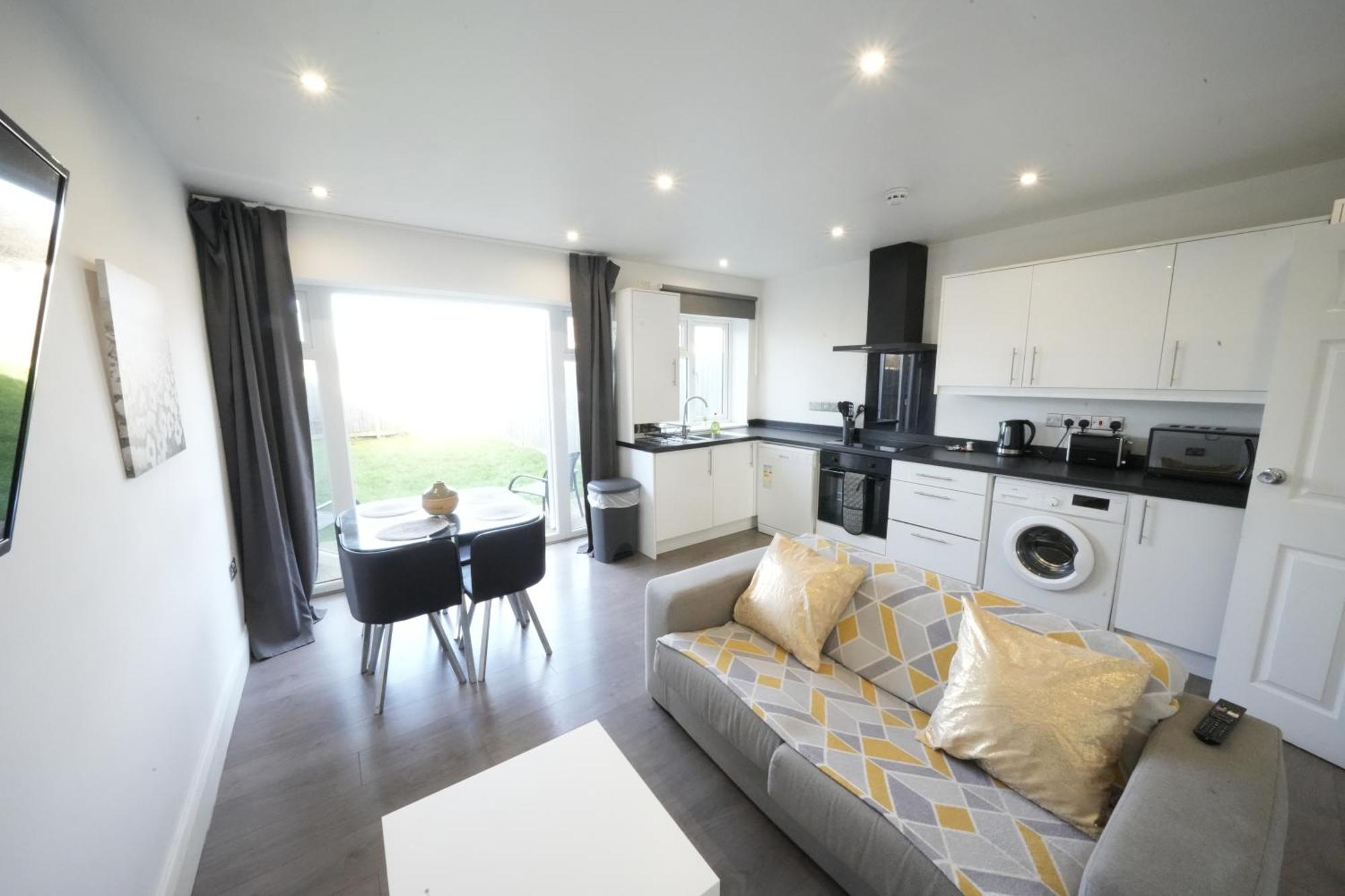 Hatton Apartments Heathrow Airport- Free Parking-Free Underground To And From Heathrow Airport Hatton Cross See Picture-See London Fast Hatton Cross To Central London 30Min Exterior foto