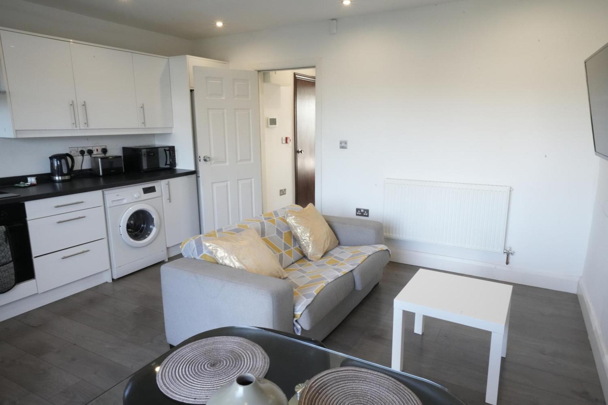 Hatton Apartments Heathrow Airport- Free Parking-Free Underground To And From Heathrow Airport Hatton Cross See Picture-See London Fast Hatton Cross To Central London 30Min Exterior foto