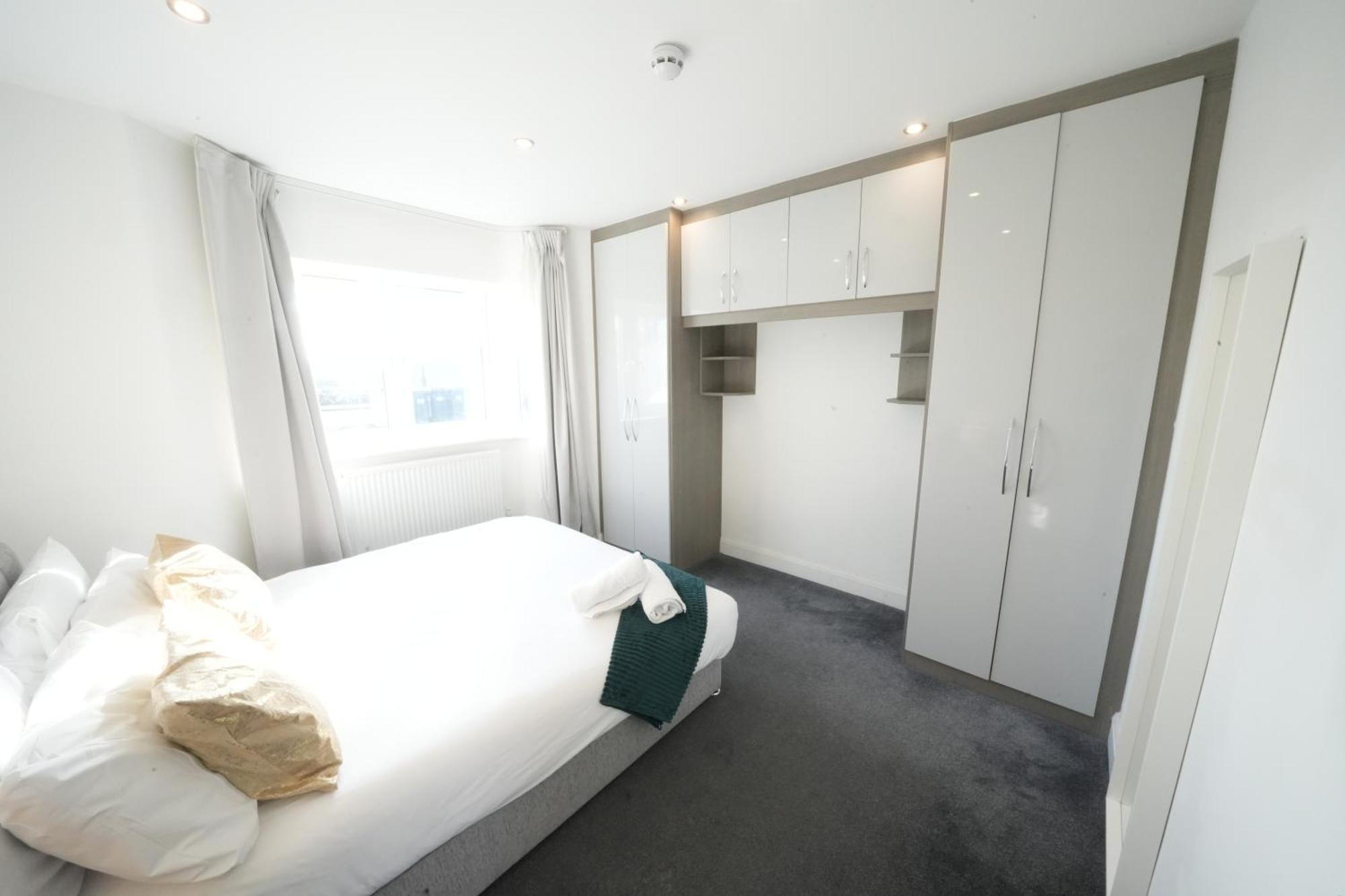 Hatton Apartments Heathrow Airport- Free Parking-Free Underground To And From Heathrow Airport Hatton Cross See Picture-See London Fast Hatton Cross To Central London 30Min Exterior foto